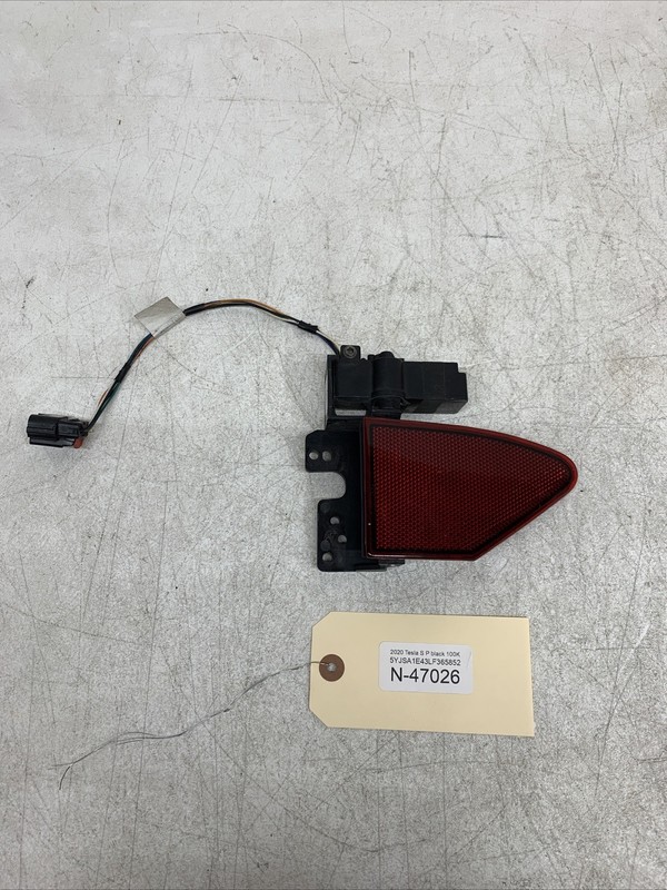 ⚡️16-20 Tesla Model S Left Side chargeport door1042766-00-J 47026 B139