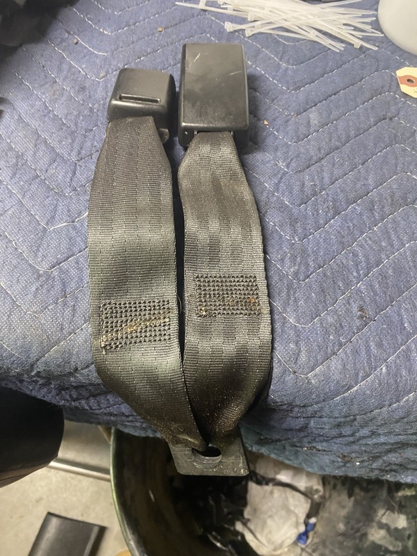 2014 Jeep Patriot Sport 2.4 4x4 Right Rear Belt Buckle OEM