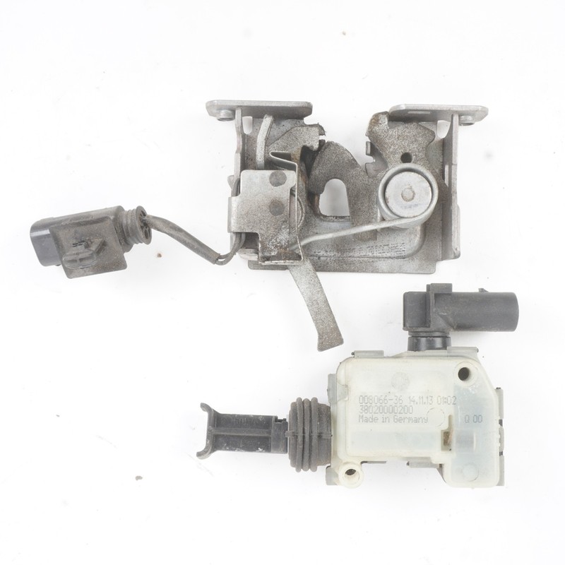 14-21 BMW i3 I01 Hood Bonnet Lock Latch Left or RightOEM