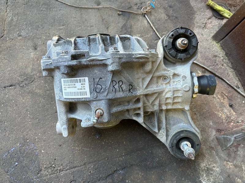 13-17 Range Rover L405 5.0L REAR DIFFERENTIAL AXLE CARRIER OEM