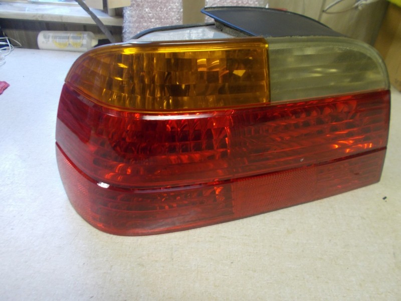 BMW Driver's Side Tail Light Assembly 8379187 268 00503-1448 *FREE SHIPPING*