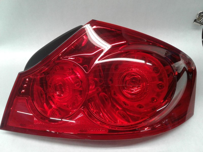07-'08 INFINITI G35 Right passenger inner Taillight Sedan OEM Grade A!