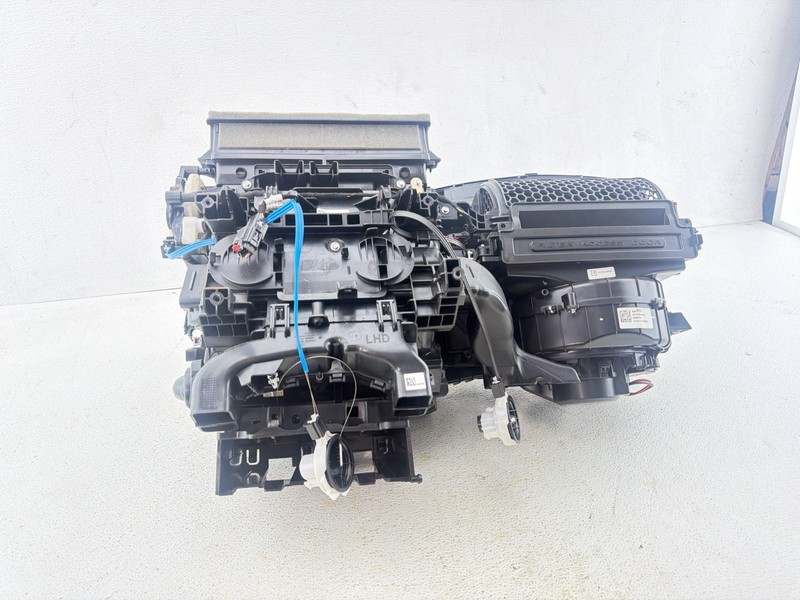 2024 CHEVROLET TRAX HVAC AC CLIMATE HEATER BLOWER MOTOR HOUSING BOX OEM