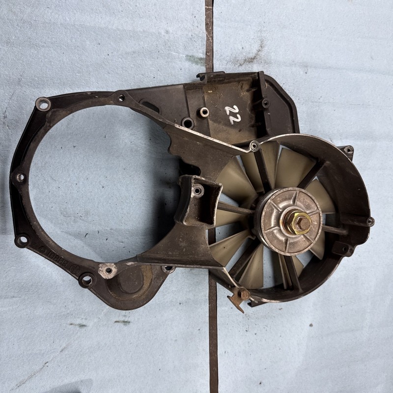 1984 - 1994 YAMAHA PHAZER 480 ST SNOWMOBILE ENGINE MOTOR SIDE COVER