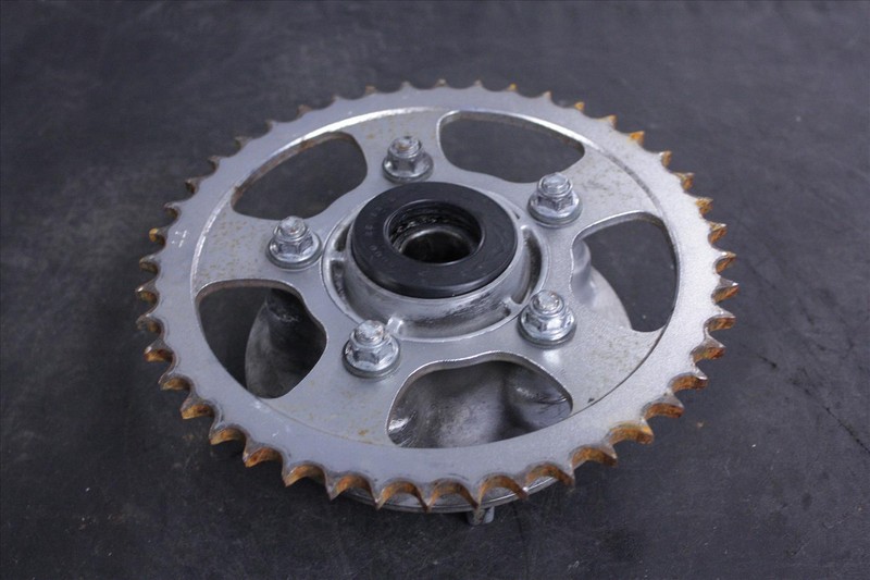 03 SUZUKI SV 650 S REAR DRIVE HUB SPROCKET SV650