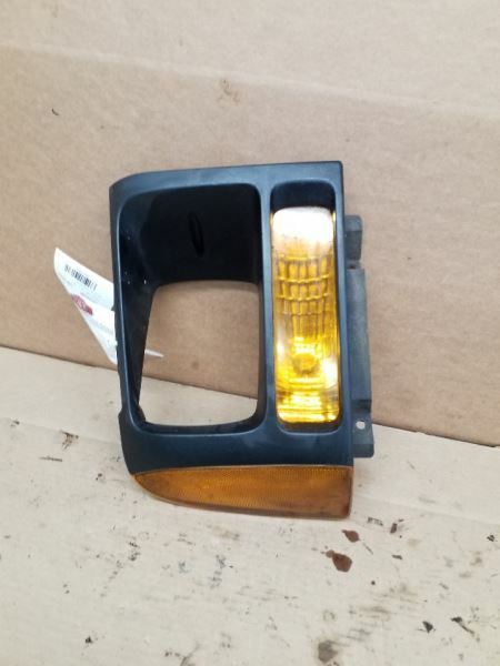 Passenger Corner/Park Light Halogen Fits 06-07 FORD F250SD PICKUP 238917