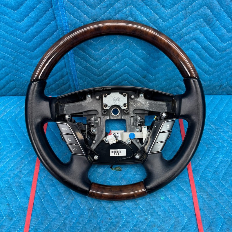 11–13 Hyundai Equus Steering Wheel Assembly With Control Switches OEM 561203N100