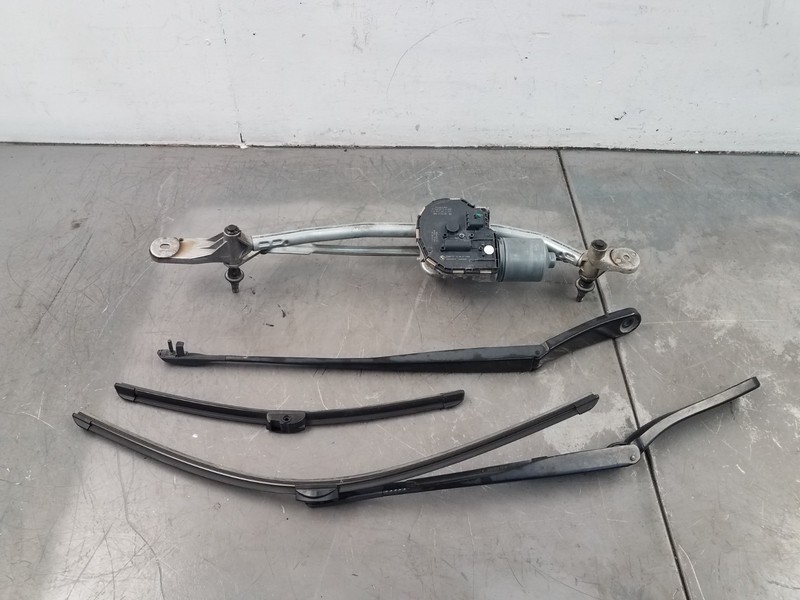 2014 BMW M5 F10 Windshield Wiper Motor / Arms #4146 B4