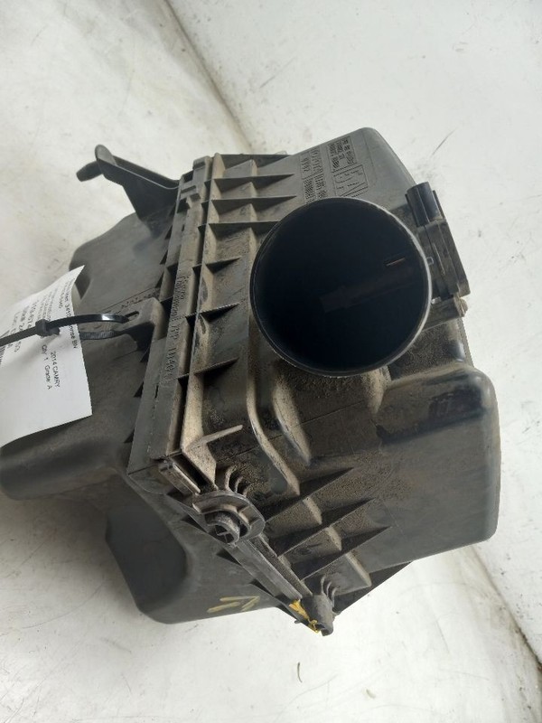 12-17 TOYOTA CAMRY SE 2.5L 4CYL AIR CLEANER BOX