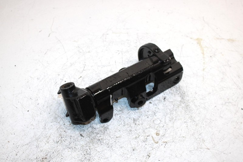 06 Arctic Cat Sabercat 600 Efi Lx Oem Right Steering Knuckle 1703-724 SAS13