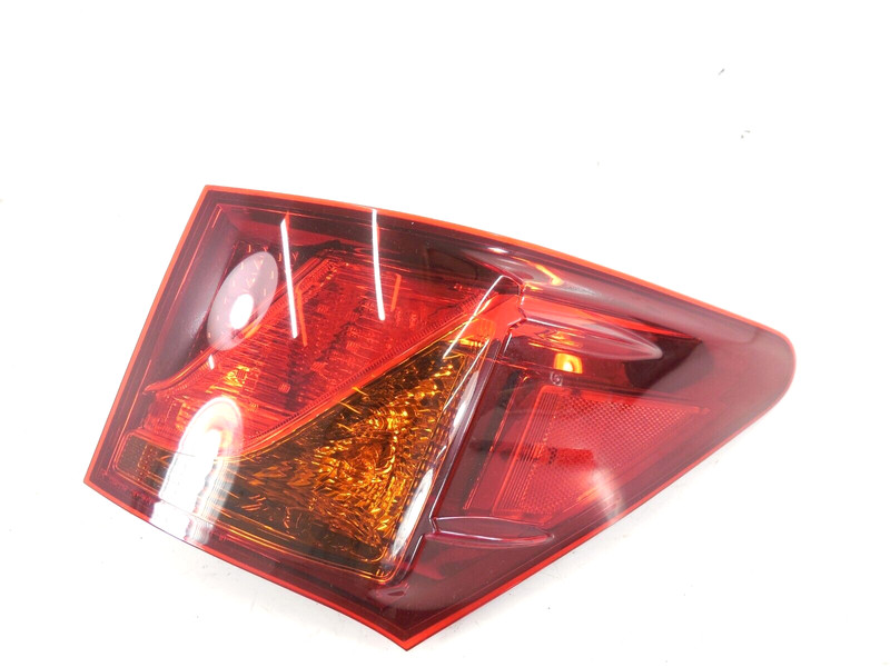 2013-2015 Lexus GS350 Quarter Panel Mounted Tail Light Passenger Right OEM