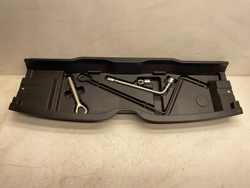 2004-2007 TOYOTA HIGHLANDER REAR DECK FLOOR TRUNK TOOL TRAY W/TOOLS OEM