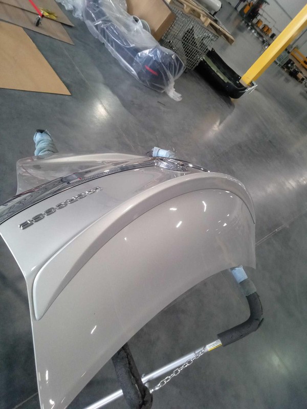 2016 Buick LaCrosse Deck Lid Trunk Lid Silver OEM 9056872 90801512 127K Miles