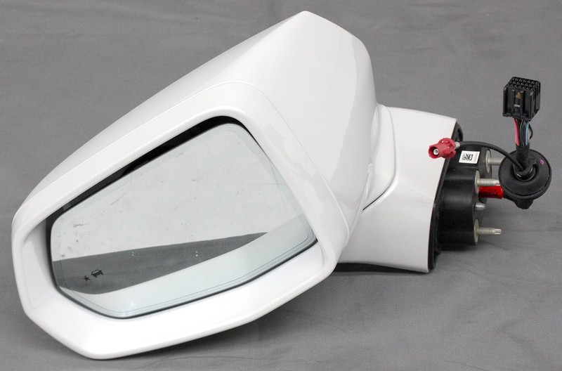 OEM Left Driver Side Exterior Mirror For Cadillac XT5 84721956 Crystal White
