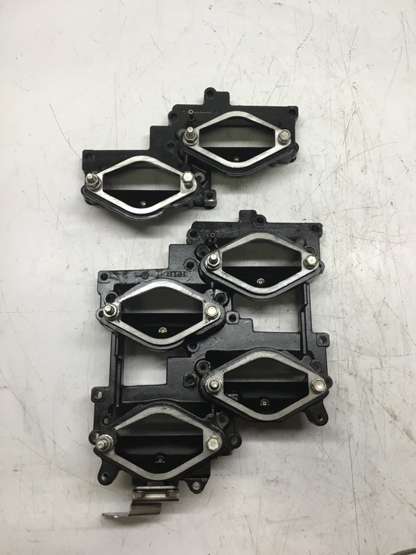 G5Evinrude 200HP Upper Intake Manifold 5000886/5000887 S/N G04857253