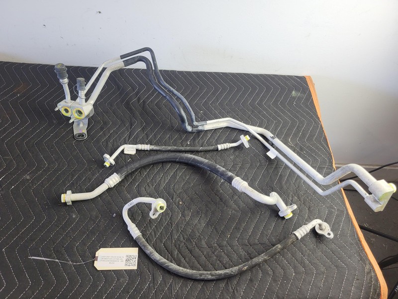2018-2022 Volvo XC40 A/C Suction & Discharge Liquid Tube Hose Line OEM 31694883