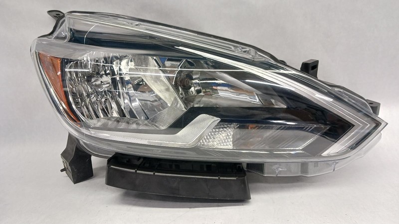 16-'19 NISSAN SENTRA Right passenger headlight halogen OEM Grade A!