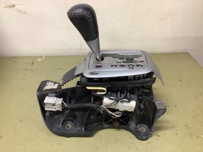 04-06 Acura TL Auto transmission shifter assembly Used OEM