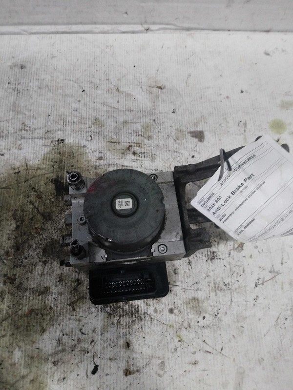 2015 Chrysler 300 ABS Pump & Motor Assembly OEM 68258644AA 105k Miles