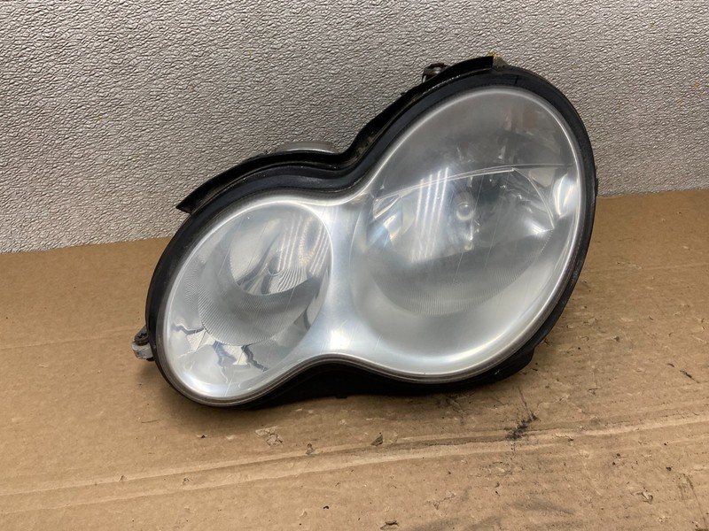 2005 to 2007 Mercedes-Benz C-Class Left Driver LH Side Headlight OEM AB4759 DW