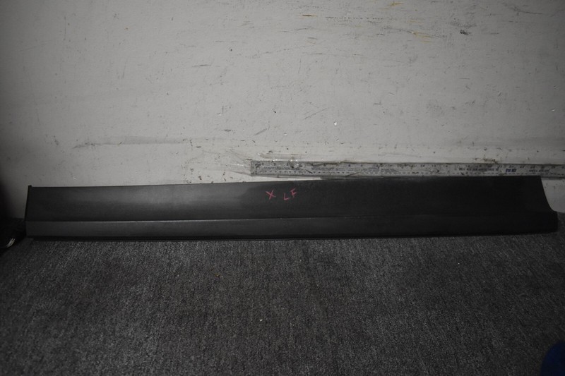 2020 PORSCHE CAYENNE DOOR MOLDING LEFT SIDE FACTORY OEM
