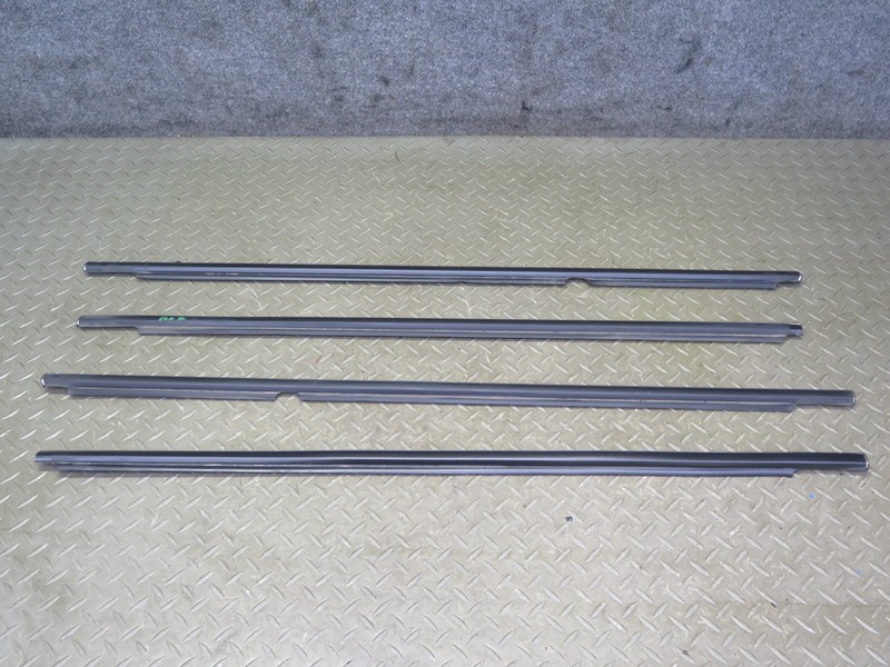 1998-2007 LEXUS UZJ100L LX470 DOOR WINDOW WEATHERSTRIP RUBBER SEAL MOLDING SET