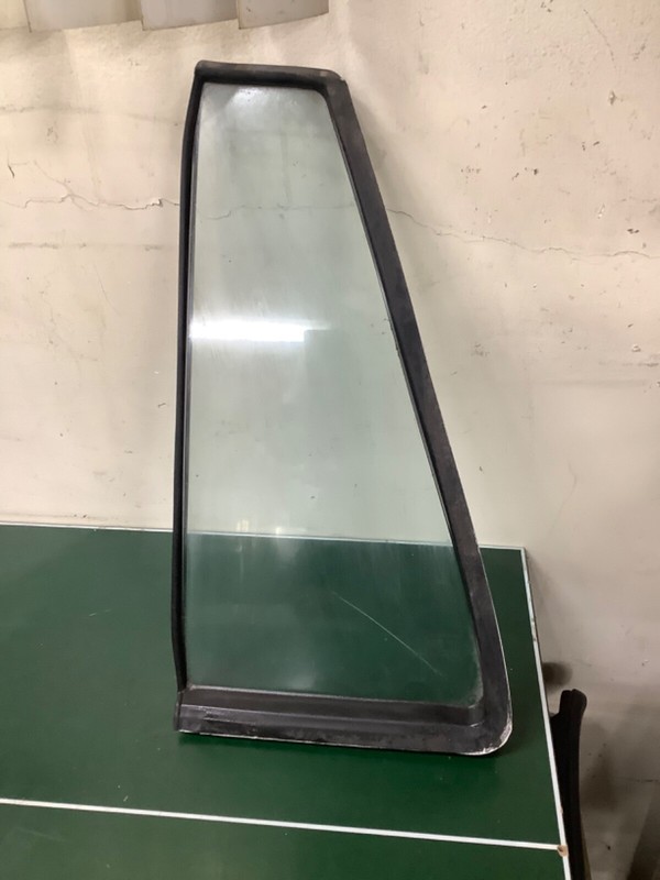 84 85 86 87 Civic Wagon 5DR Left, Driver Side Rear door triangle Vent glass OEM