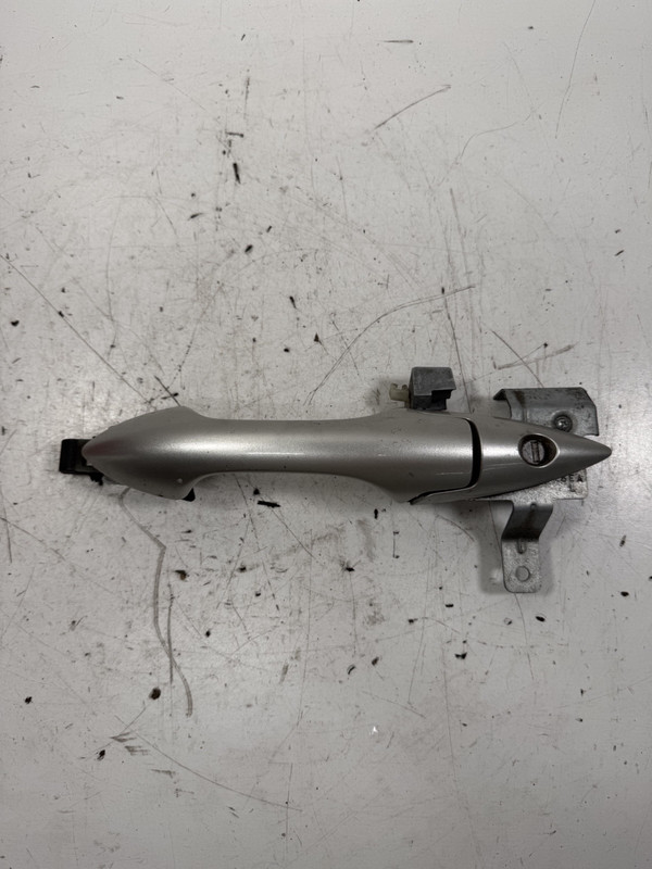 05-010 Honda Odyssey Left Front Outer Door Handle Silver 72180-SHJ-A21ZF OEM