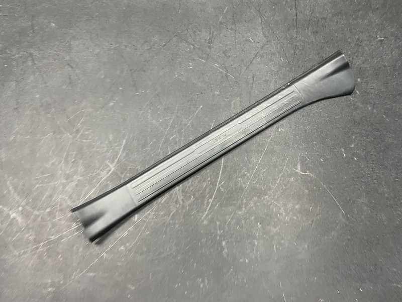 Front Left Door Sill Scuff Plate 2022 Subaru Forester 94060-SJ040 2019 - 2023 X