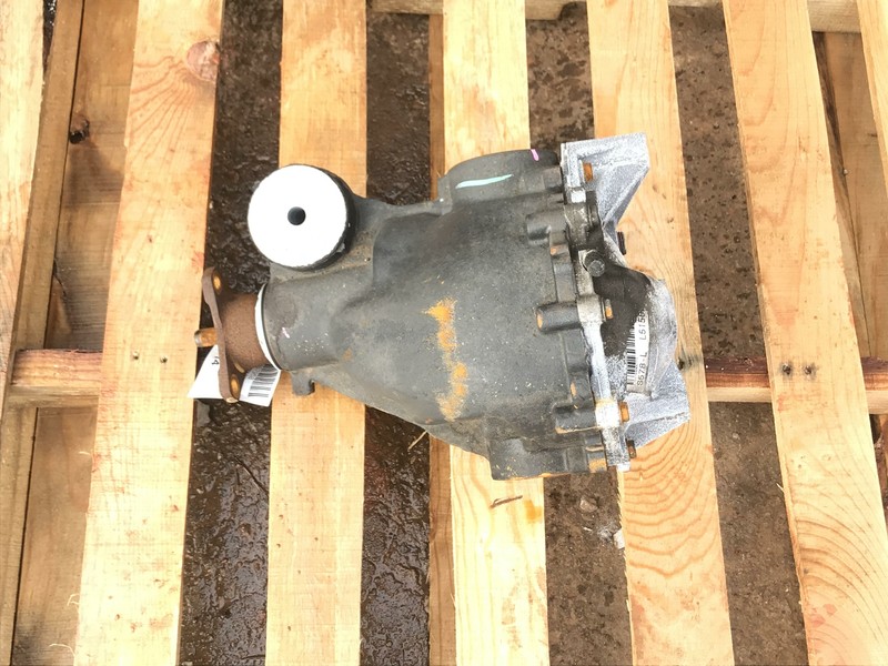 03 04 05 FORD THUNDERBIRD CARRIER DIFFERENTIAL CASE CARRIER ASSEMBLY 3.58 RATIO