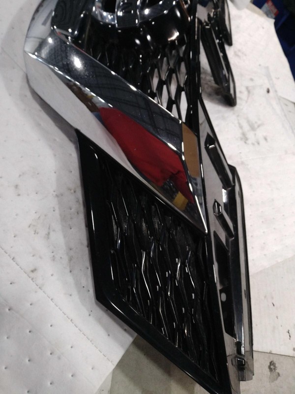 2016 Nissan Rogue OEM Grille Red 4DR SUV Used 623105HA0A 148k Miles
