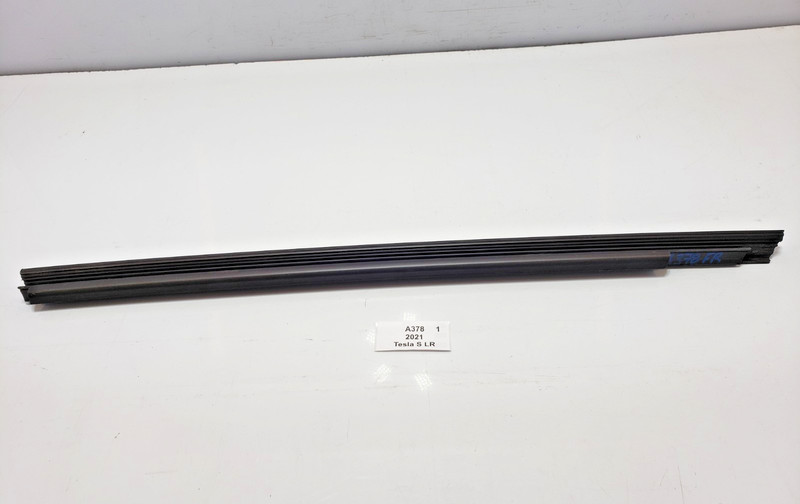 ✅ 21-25 OEM Tesla Model S Front RightDoor Window Inner Weatherstrip Seal