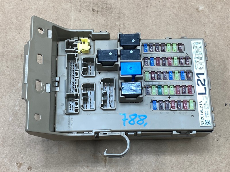 2017 SUBARU OUTBACK INTERIOR DASH FUSE RELAY JUNCTION BOX OEM LOT788