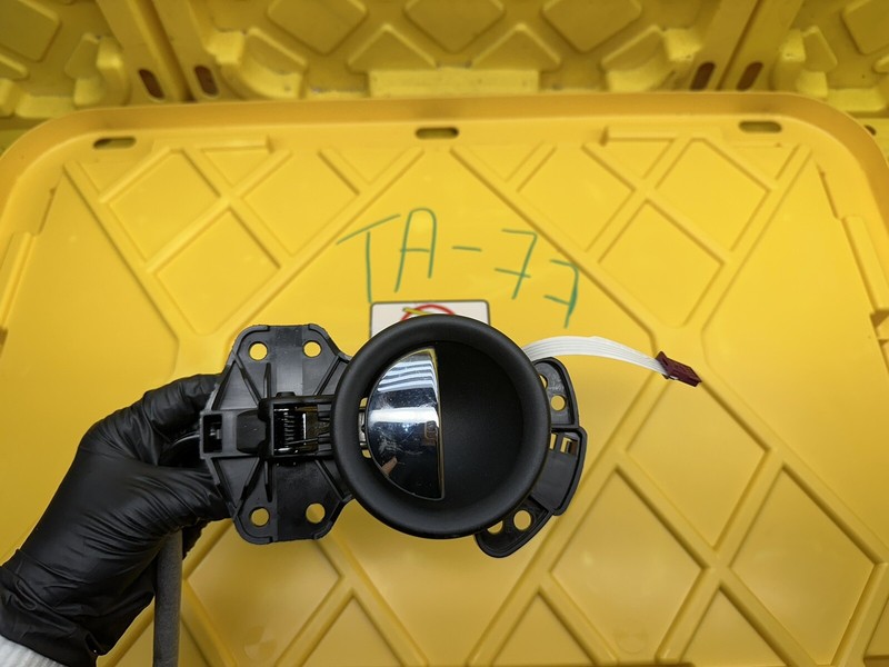 2015 Mini Cooper Handle Door Enclosed Track Inside 14697410