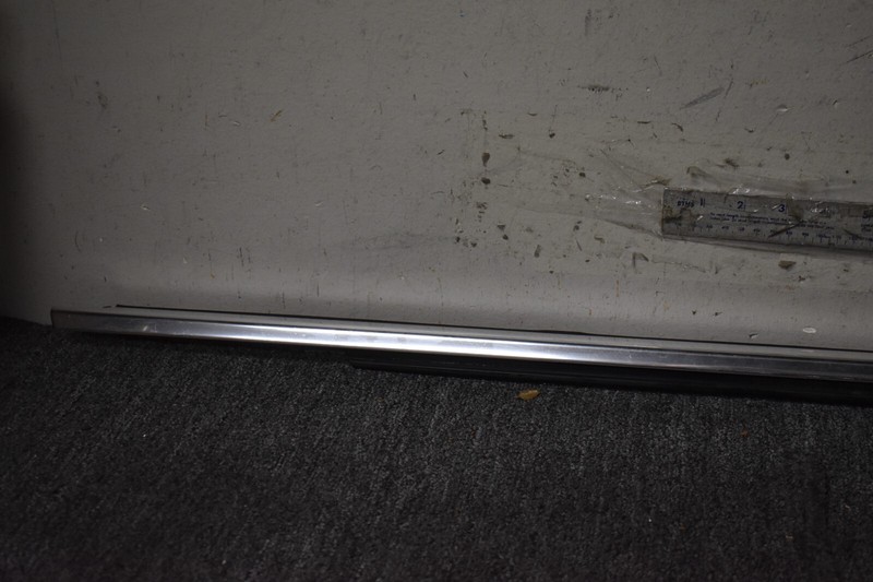 BMW 5 SERIES WEATHER STRIP RIGHT SIDE FACTORY OEM