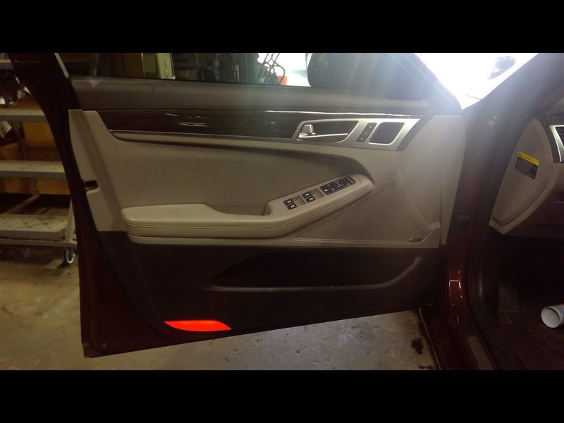 G80 2017 Driver Left Front Door Trim Panel 1671695