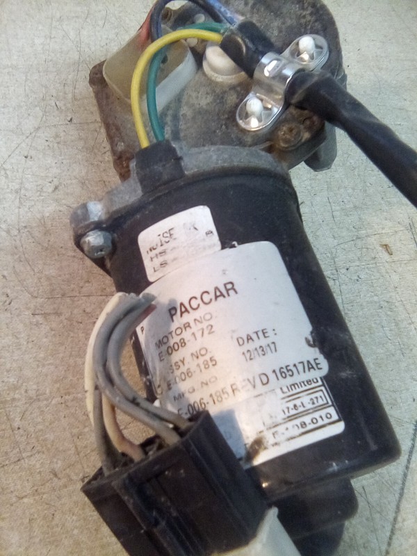 Peterbilt 388 Paccar E-008-172, E-006-185 Wiper Motor "NO PLUG"