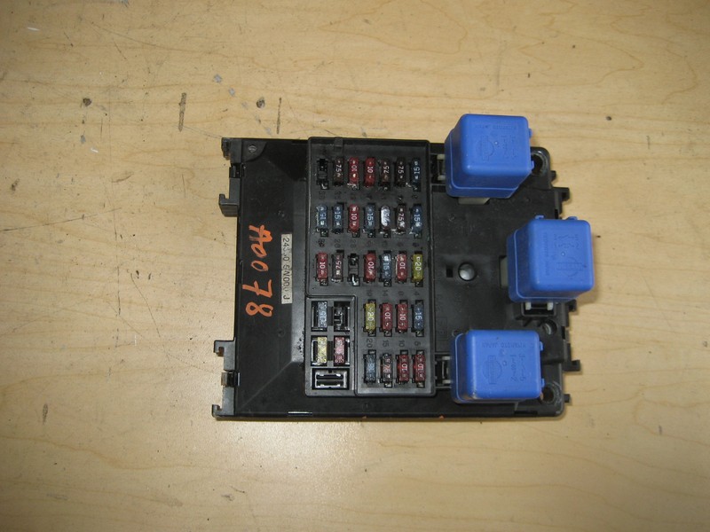 2001 NISSAN PATHFINDER FUSE BOX