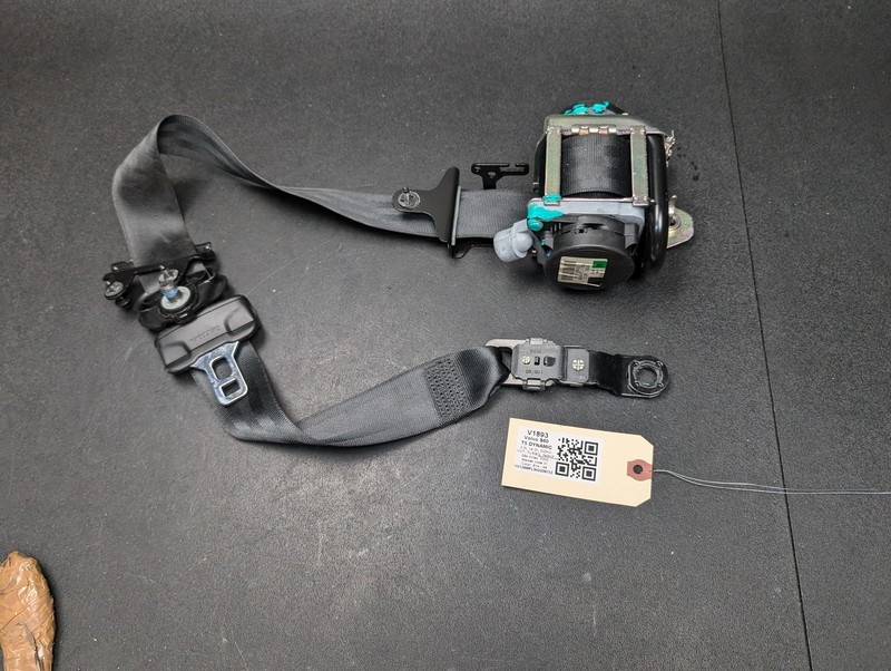 Front Right Seat Belt Retractor 2017 Volvo S60 39818844 2014 2015 2016 2018