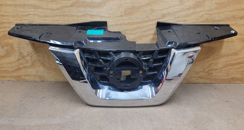 2014 2015 2016 NISSAN JUKE Front Bumper Upper Chrome Grille OEM "DAMAGED"