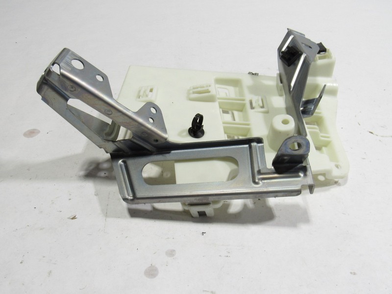 18-20 Mercedes S560 W222 2020 4.0L Front Bracket Mount Support :M