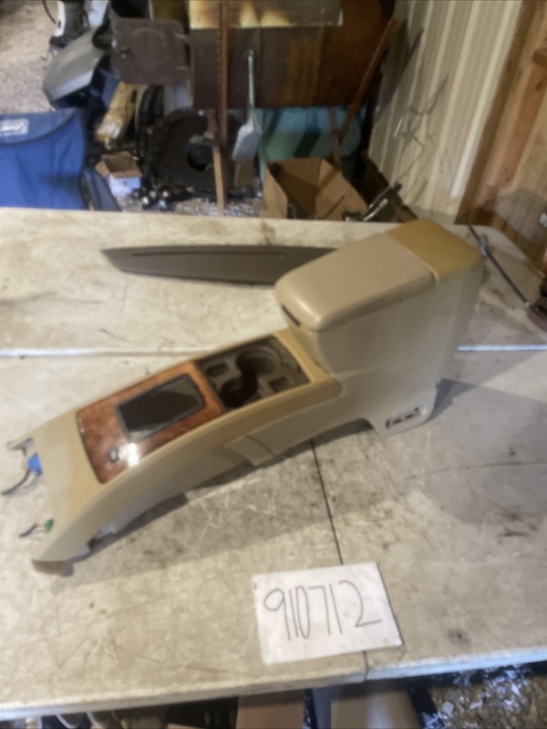 2004-2009 CADILLAC SRX Center Console With Wood Trim STORAGE & CUP HOLDER