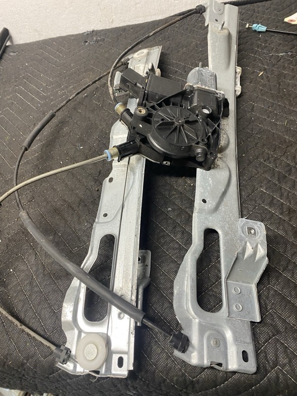 2011 FORD PICKUP F150 Front Door Regulator Right