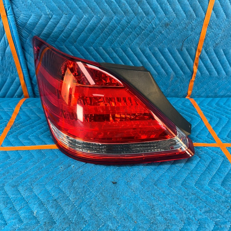 2005-2010 Toyota Avalon Rear Left Driver Side Tail Light Taillight Lamp OEM