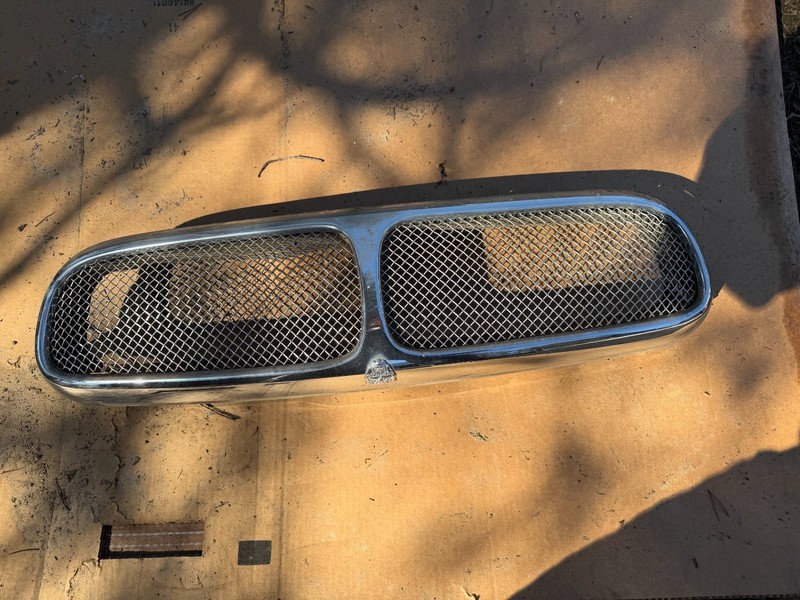 04-07 JAGUAR XJ-8 XJ8 XJR SUPER V8 VANDEN PLAS OEM GRILLE ASSEMBLY - CHROME