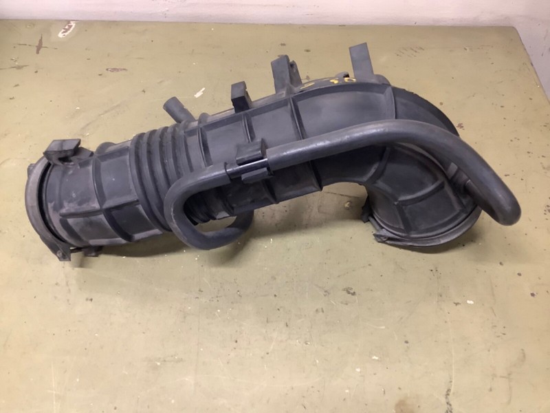 03-06 Element Intake Air flow tube assembly Used OEM