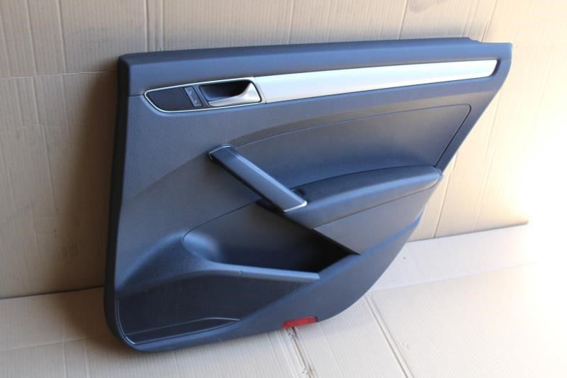 2016 2017 2018 2019 VOLKSWAGEN PASSAT RIGHT REAR DOOR TRIM PANEL TITAN BLACK