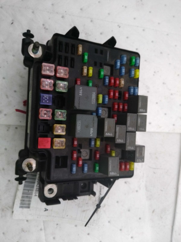2005 Chevrolet Tahoe OEM Fuse Box Tan 4.8L 264K Miles NJ25-26692-672856