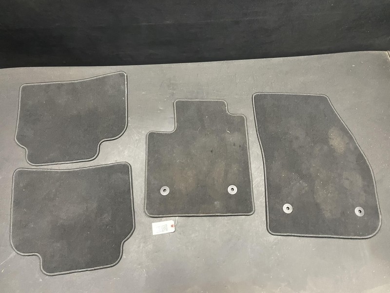 4PC Front & Rear Floor Carpet Mat 2021 Cadillac XT4 84576326 2019 2020