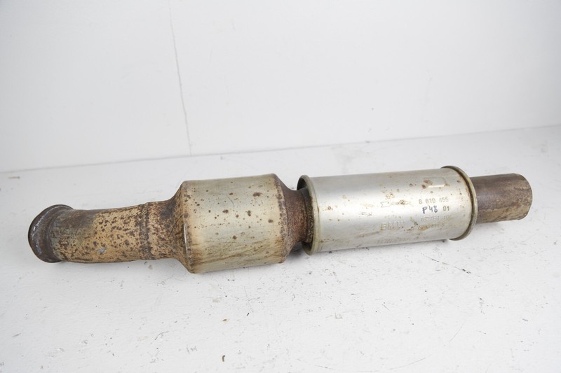 2016 - 2019 BMW X1 F48 2.0L EXHAUST CENTER MUFFLER RESONATOR PIPE CUT OEM
